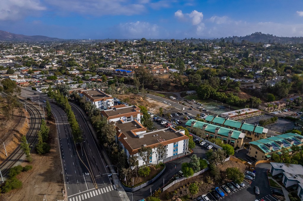 Chateau Spring Hill Apartments