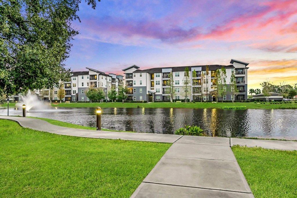 Beautiful Lake With Fountain at Pearce at Pavilion Luxury Apartments, Riverview, Florida
