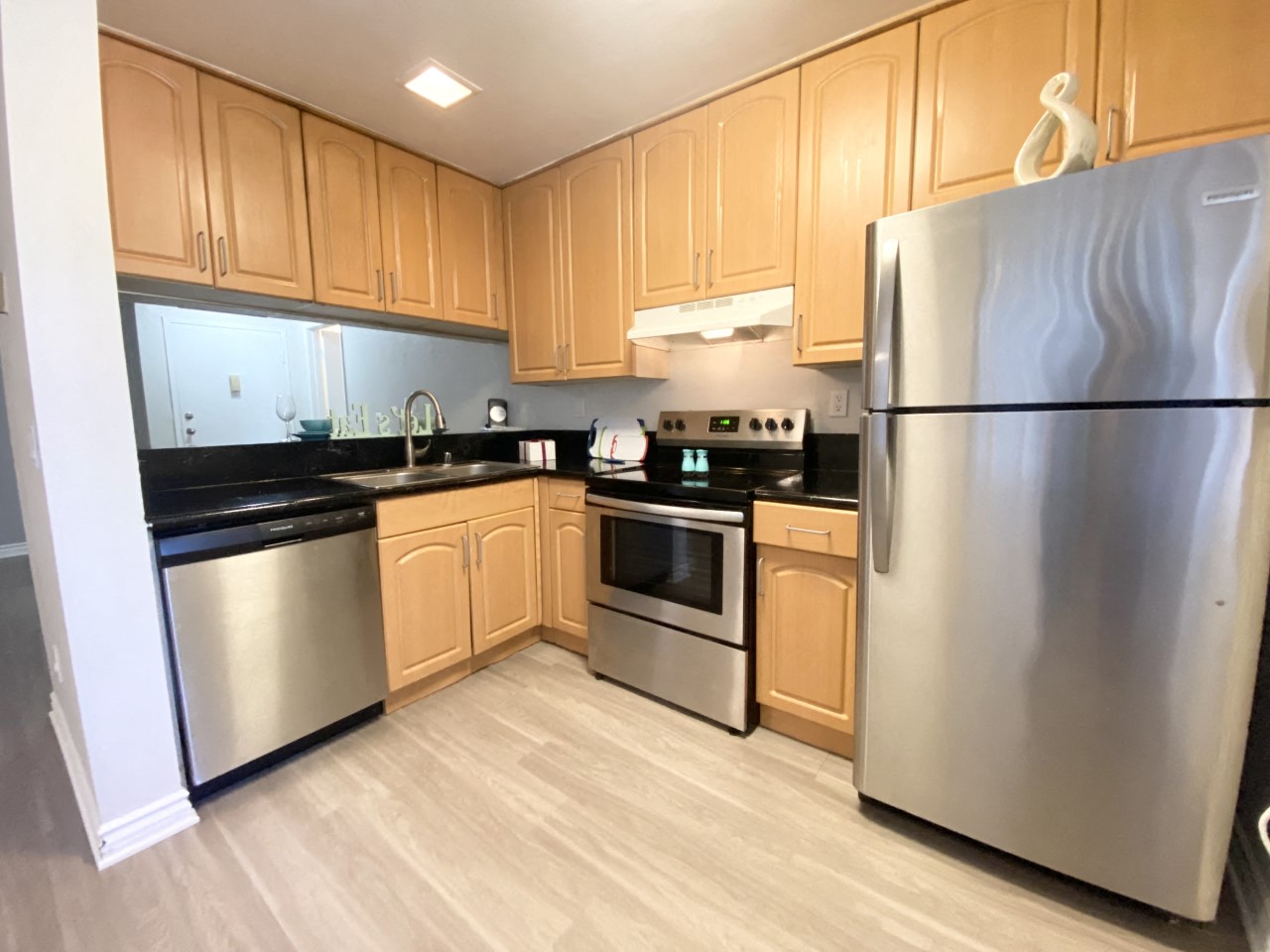 Chateau Spring Hill Apartments is a similar property to Villa Capri Apartments located in La Mesa