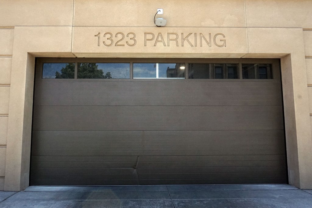 Chicago Apartments with underground parking