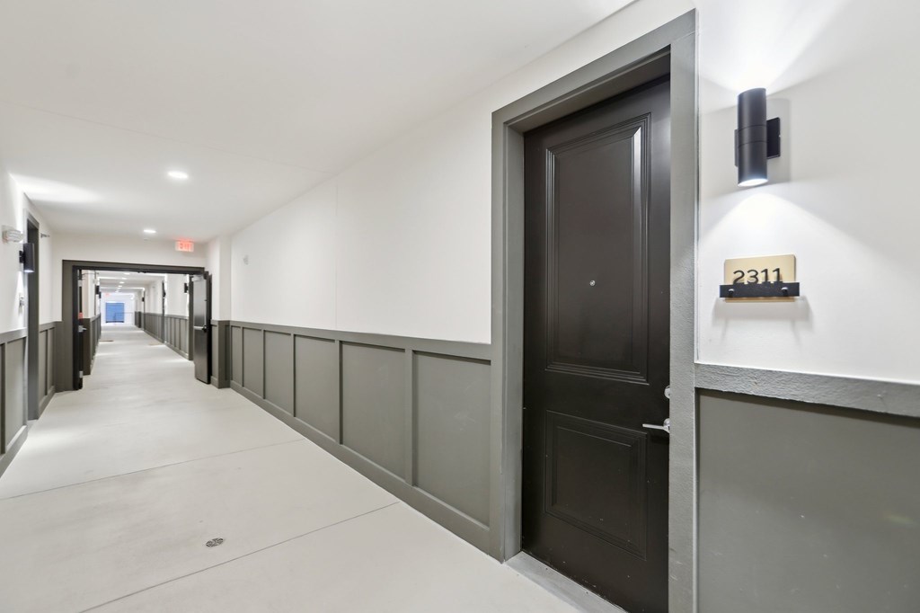 Very clean entryway to apartment unit