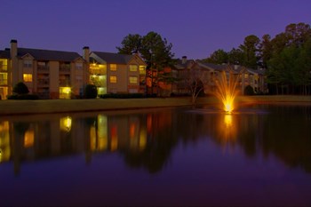Luxury Apartments in Lawrenceville| Wesley Place Apartments | Lake Views - Photo Gallery 4