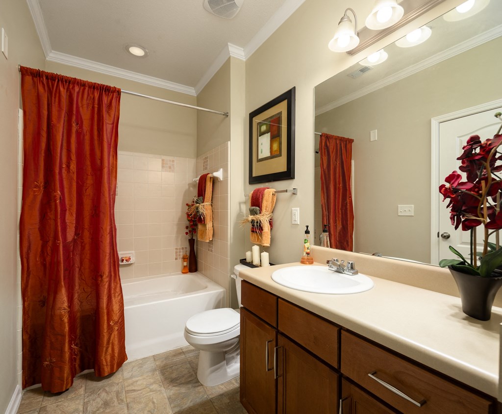 Bathroom with Garden Tub