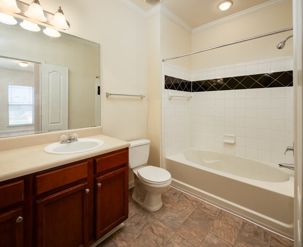 Bathroom with Garden Tub