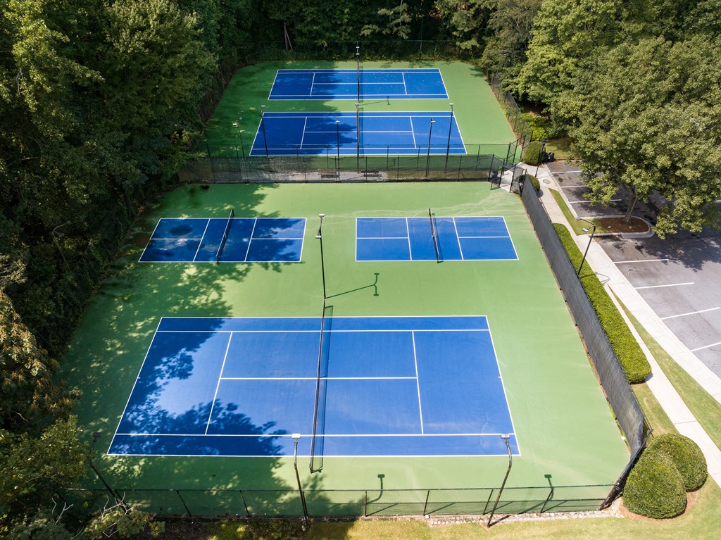 Tennis & Pickle Ball Courts