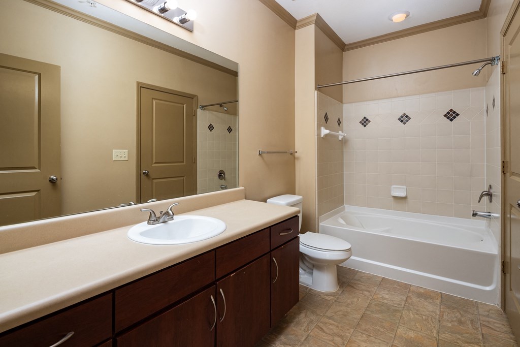 Bathroom with Garden Tub
