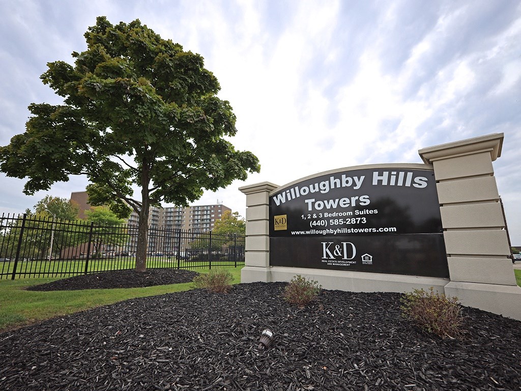 Building Exterior at Willoughby Hills Towers Apartments, Willoughby Hills, OH 44092