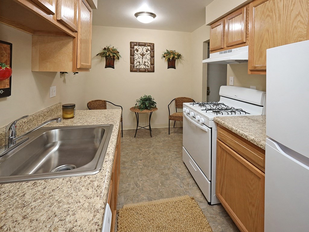 Model Kitchen at Willoughby Hills Towers Apartments, Willoughby Hills, OH 44092