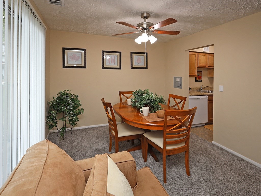 Model Dining Area at Willoughby Hills Towers Apartments, Willoughby Hills, OH 44092