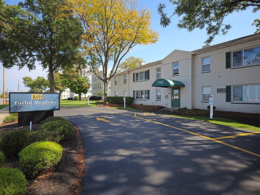 Garden Style Living at Euclid Meadows Apartments in Euclid OH