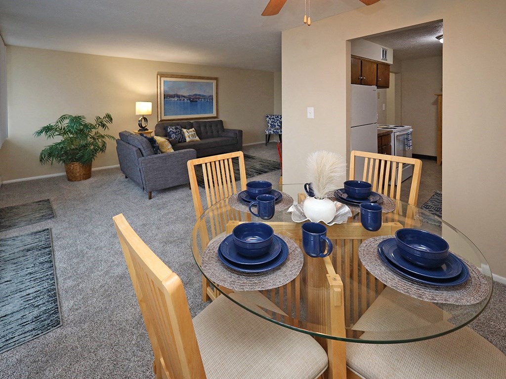 2 Bedroom 2 Bath Model Suite Dining Area at Harbor Crest Apartments, Euclid, OH, 44123