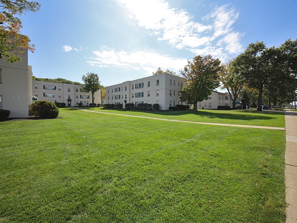 Garden Style Living at Euclid Meadows Apartments in Euclid OH