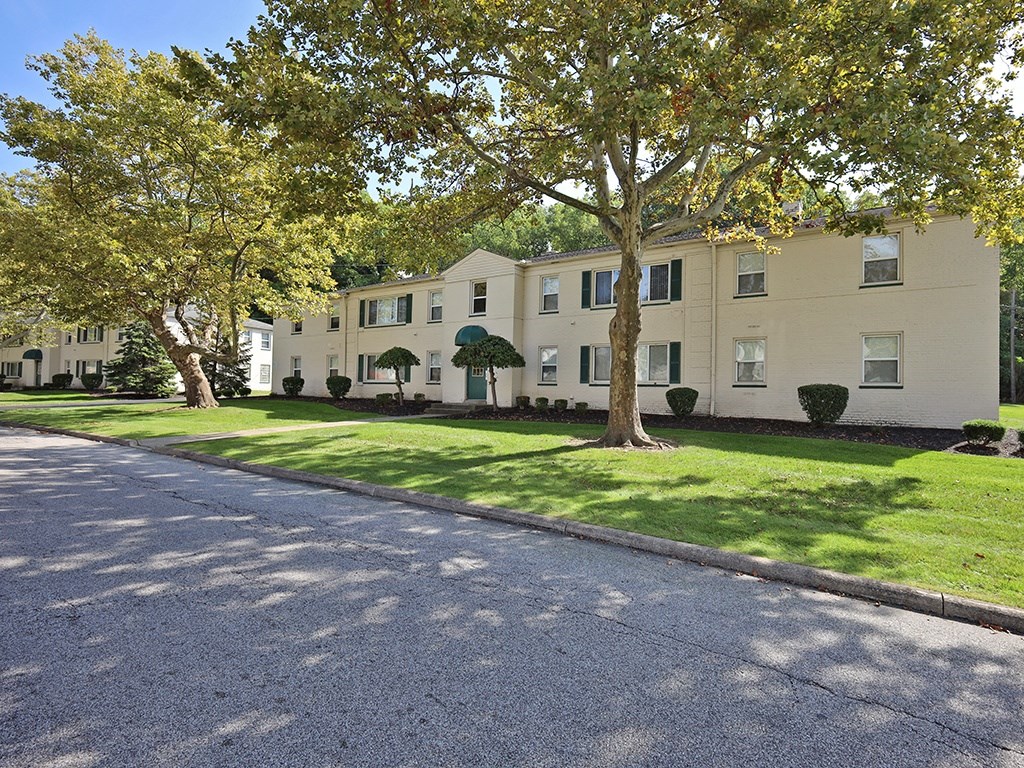 Garden Style Living at Euclid Meadows Apartments in Euclid OH