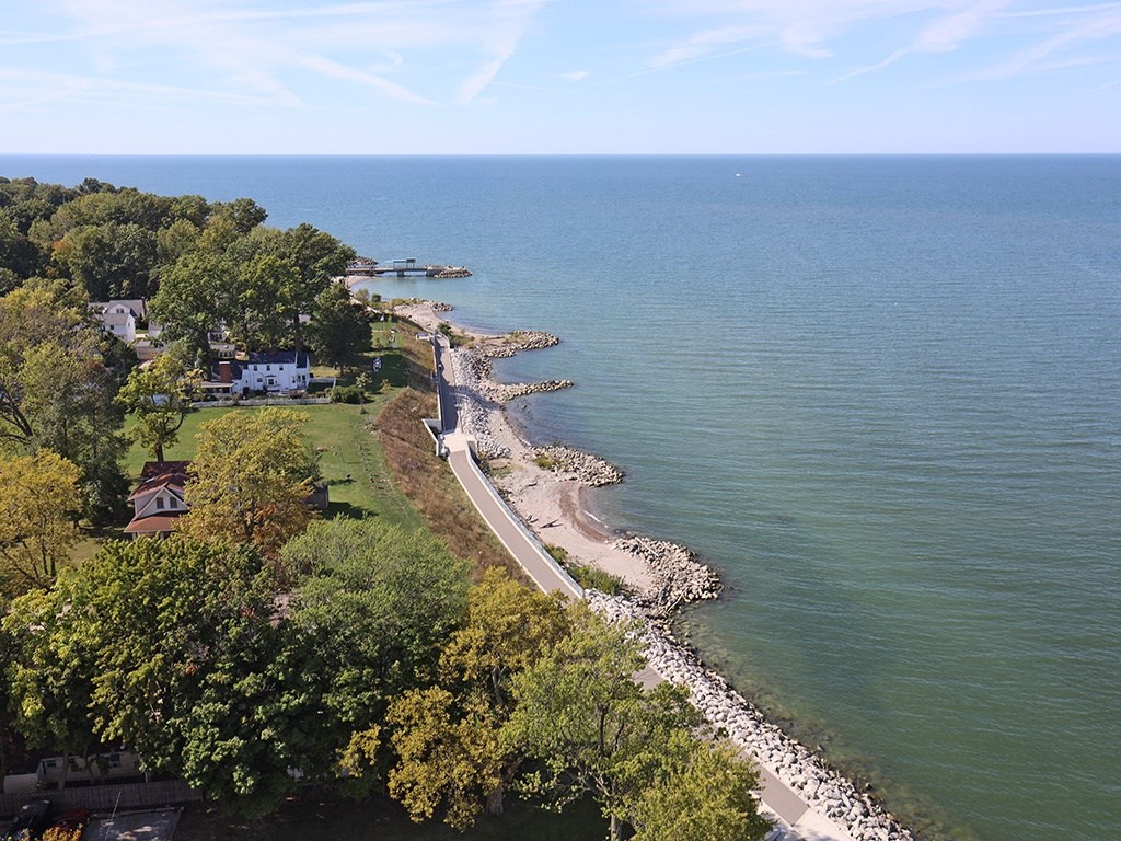 Access to the Lakefront Trail and Pier at Harbor Crest Apartments, Euclid, OH, 44123