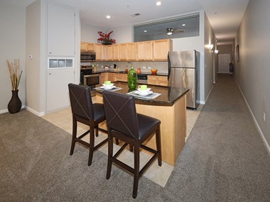 668 Euclid Ave Studio-2 Beds Apartment for Rent - Photo Gallery 5