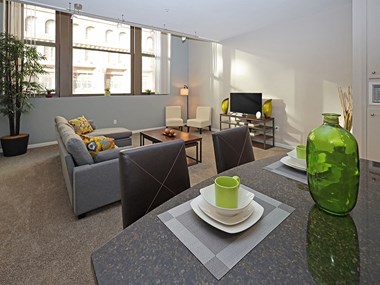 668 Euclid Ave Studio-2 Beds Apartment for Rent - Photo Gallery 4