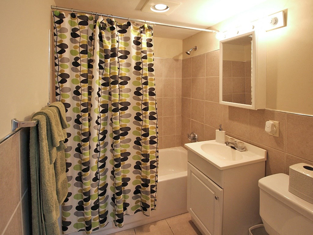 Edgewater Landing Bathroom