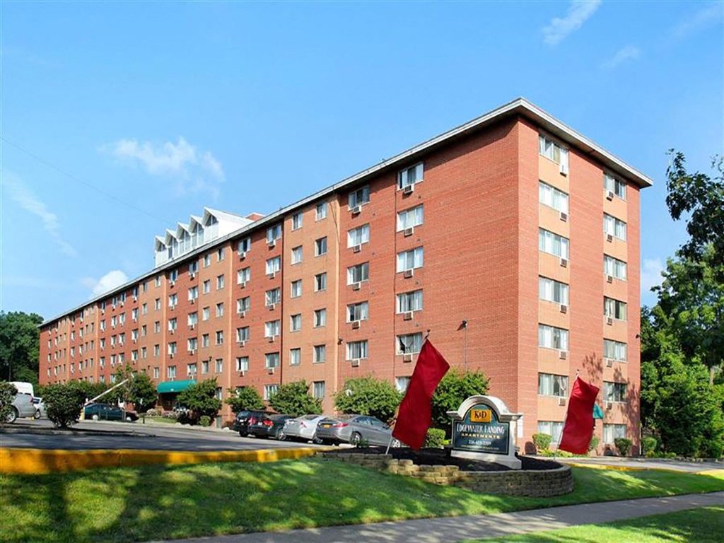 EL Building Exterior