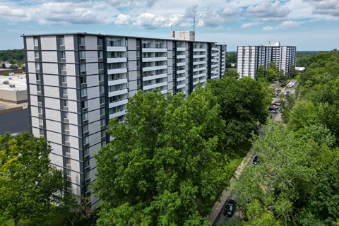 Building Exterior at Gates Mills Place Apartments, Mayfield Heights, OH 44124