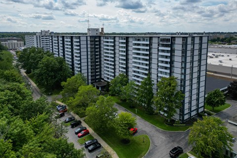 Building Exterior at Gates Mills Place Apartments, Mayfield Heights, OH 44124