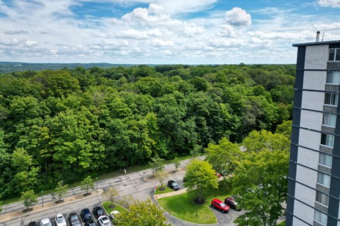 Community Exterior at Gates Mills Place Apartments, Mayfield Heights, OH 44124
