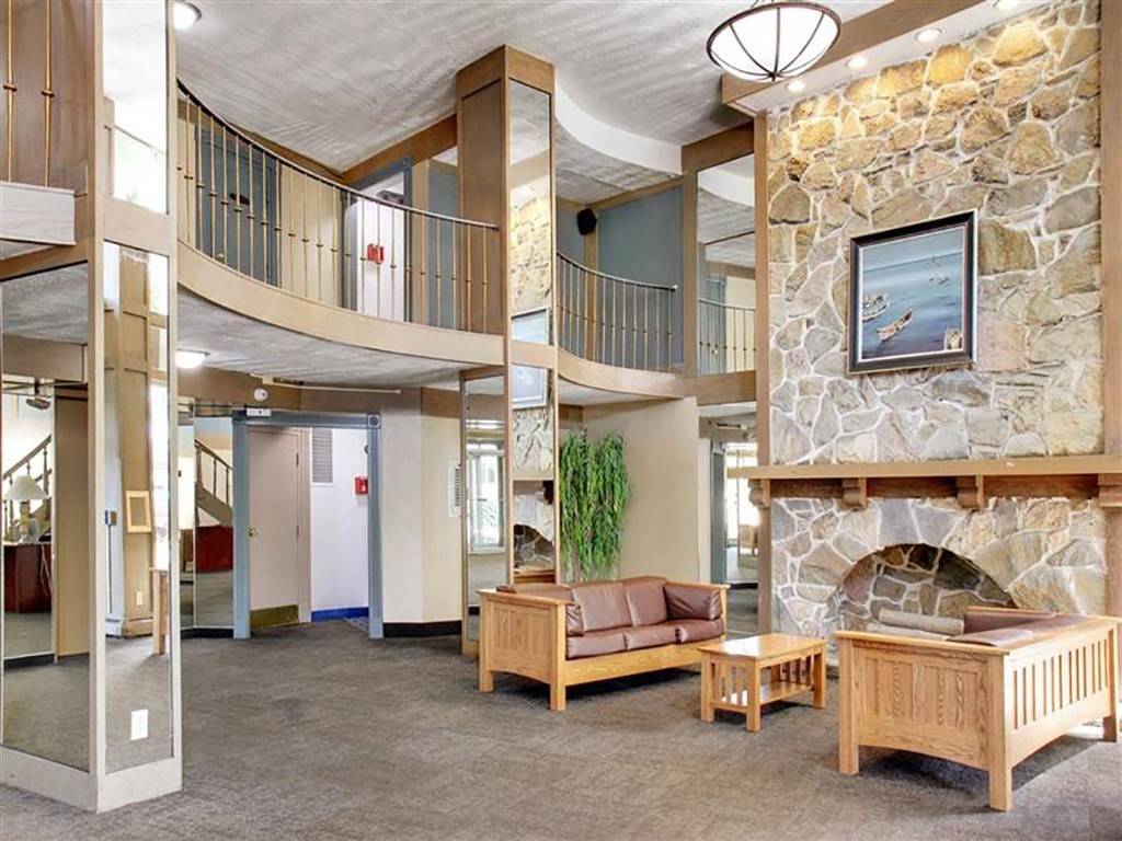 Lobby at Harbor Crest Apartments, Euclid, OH, 44123