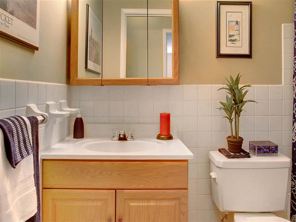 Bathroom at Harbor Crest, Ohio, 44123