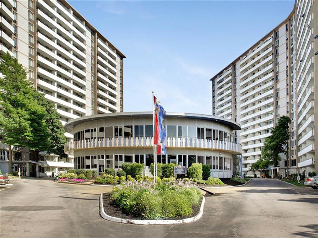 HC Building Exterior at Harbor Crest, Euclid, 44123