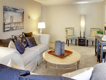 23951 Lakeshore Blvd Studio-3 Beds Apartment for Rent - Photo Gallery 2