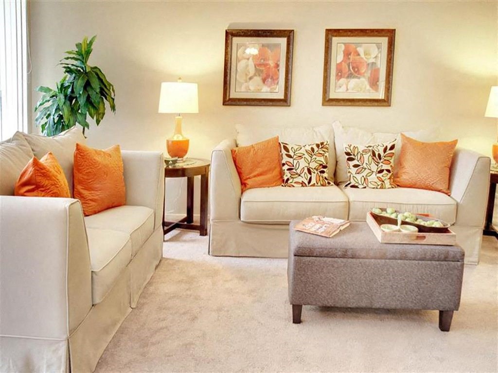 Carpeted Living Area at Water's Edge, Euclid, 44123