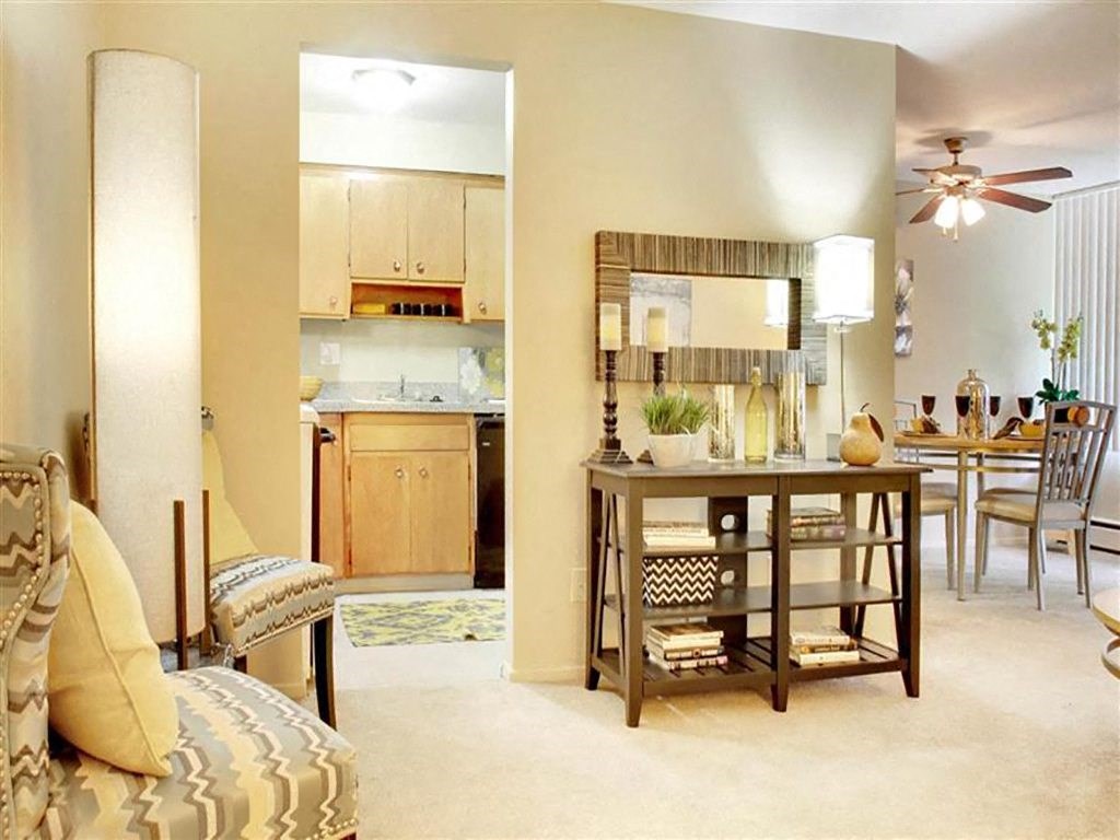 Dining And Kitchen at Water's Edge, Euclid, OH