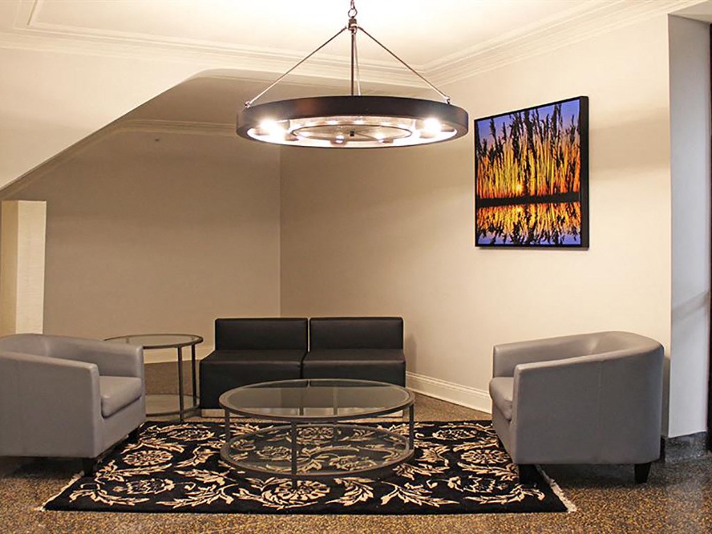 Residences At Leader