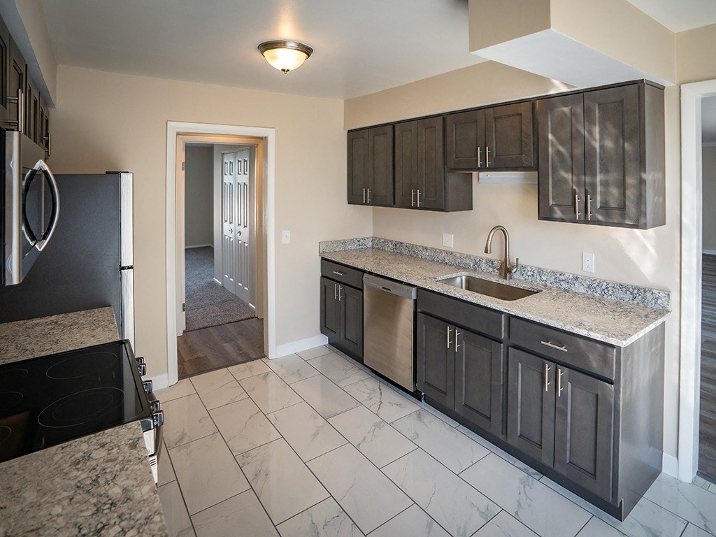 2B2B Penthouse #612 - Kitchen