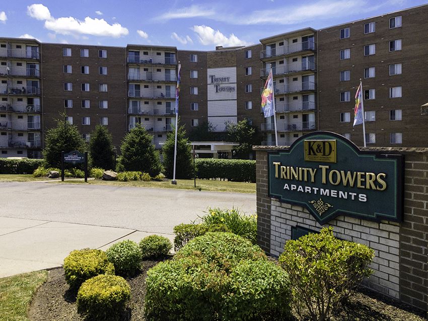 Trinity Towers Building - Photo Gallery 1