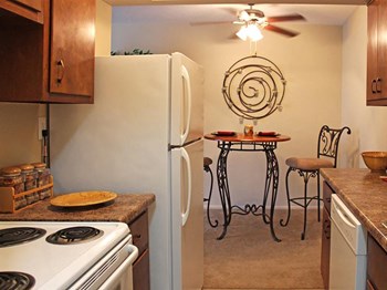 4000 Westbrook Dr 1-2 Beds Apartment for Rent - Photo Gallery 3