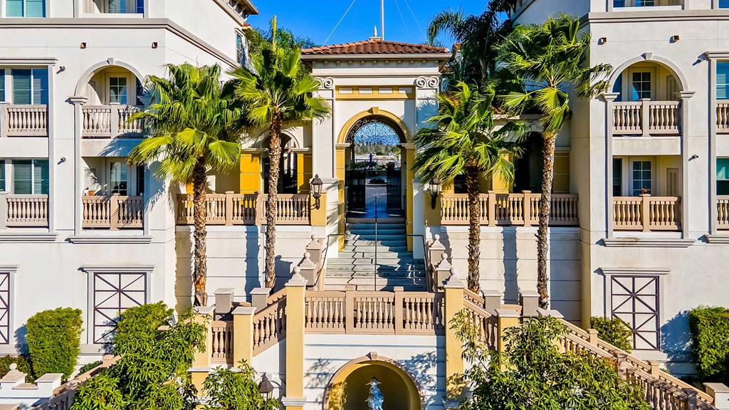 the building in which the hotel is located