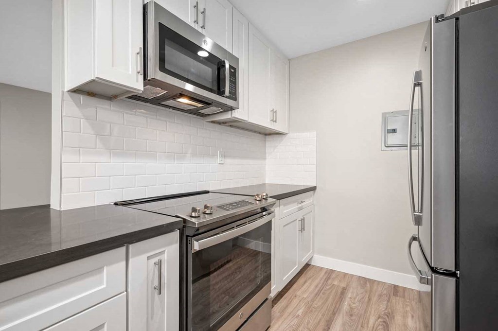 Kitchen With New Appliances at Los Robles Apartments, Pasadena, CA