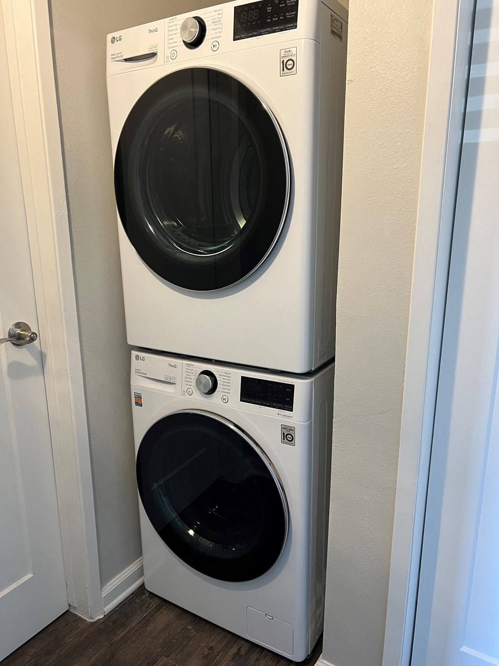 Washer & Dryer at Los Robles Apartments, California