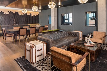 The Line boxcar lounge - Photo Gallery 4