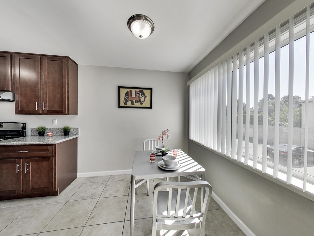 1732-1744 27th Avenue