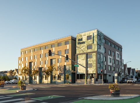 820 W Macarthur Blvd Studio Apartment for Rent