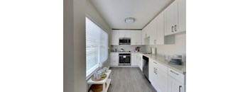245 Lee St 2br/2ba