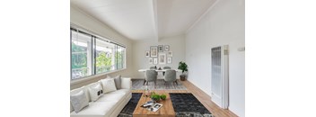 2554 E 15th Ave - 2br