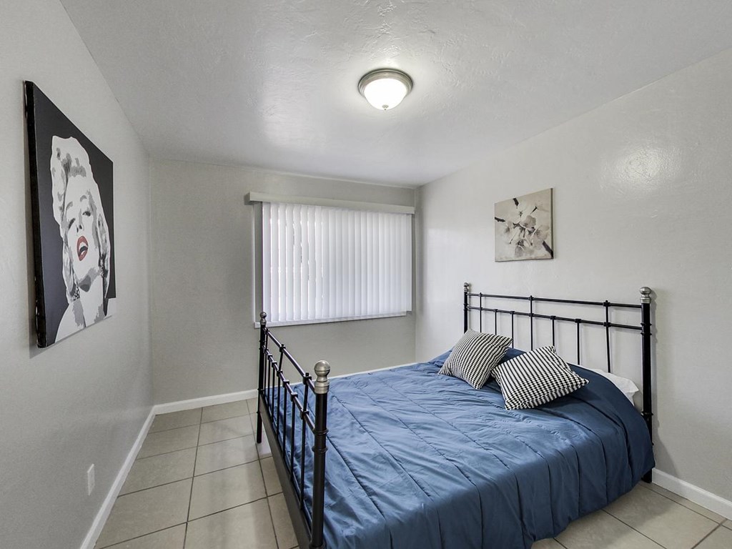 1732-1744 27th Avenue