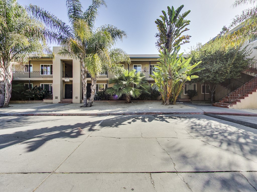 1732-1744 27th Avenue