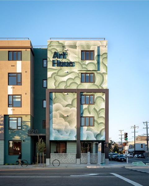 820 W Macarthur Blvd Studio Apartment for Rent