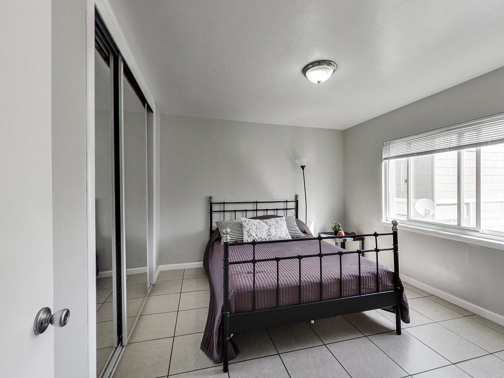 1732-1744 27th Avenue