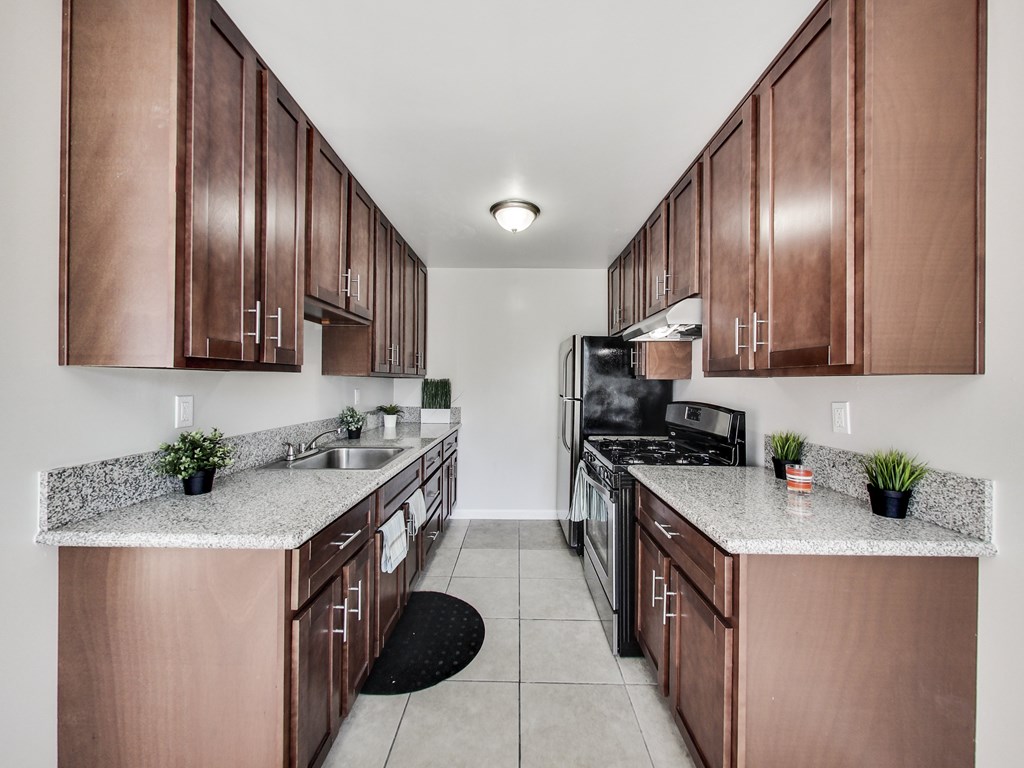 1732-1744 27th Avenue