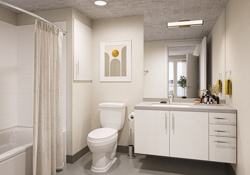 Bathroom with tub and toilet