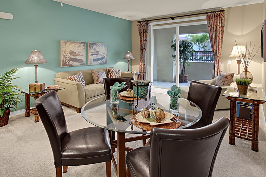 Dining Table at 55+ FountainGlen Grand Isle, Murrieta, California